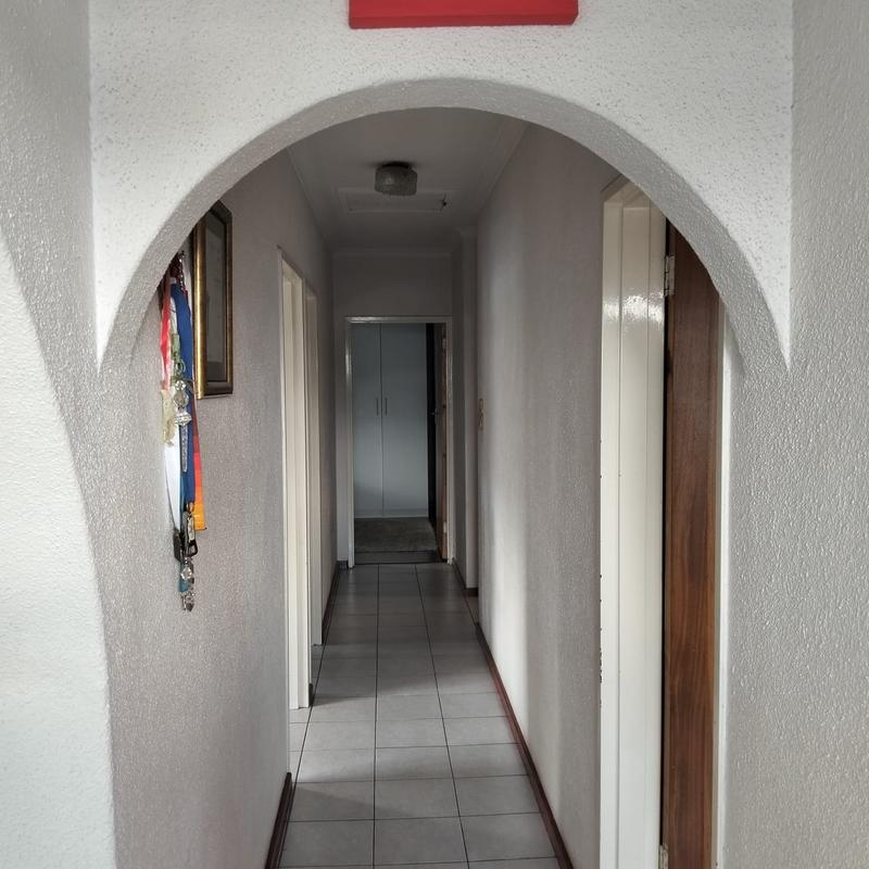 3 Bedroom Property for Sale in Peerless Park North Western Cape